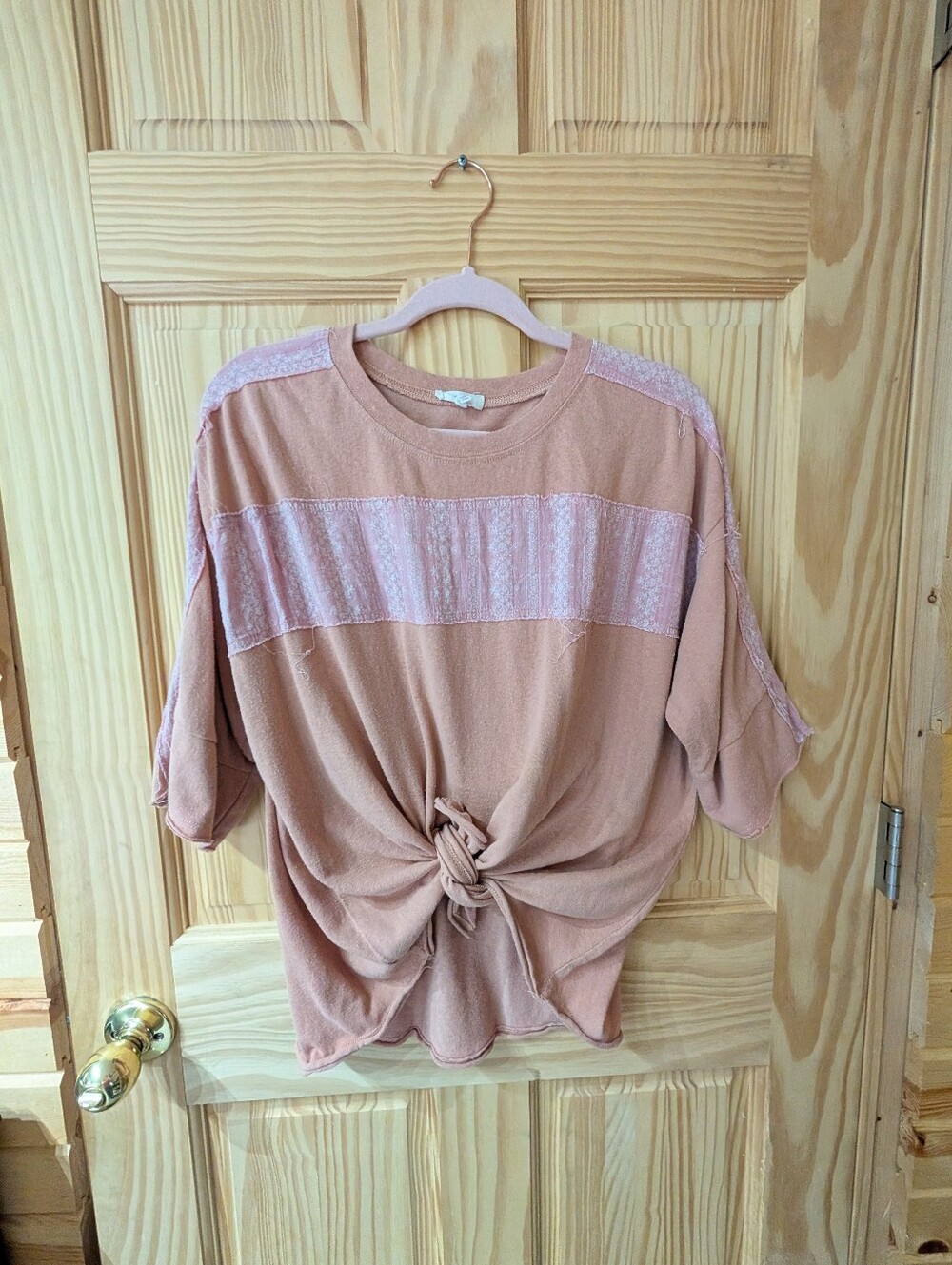 Women's Easel L Relaxed Knot-Front Beachy Top in Dusty Rose Pink